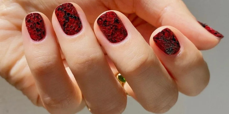 Фактурний манікюр – дизайн із текстурним покриттям